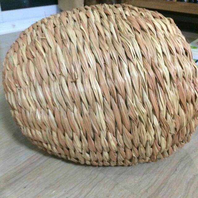 Oxbow Timothy Hay bungalow, Pet Supplies, Pet Food on Carousell