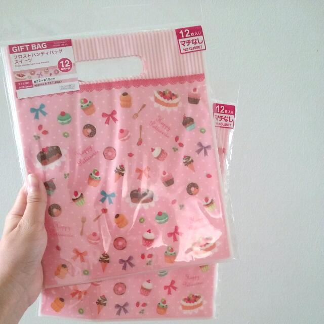 Daiso deals gift bags