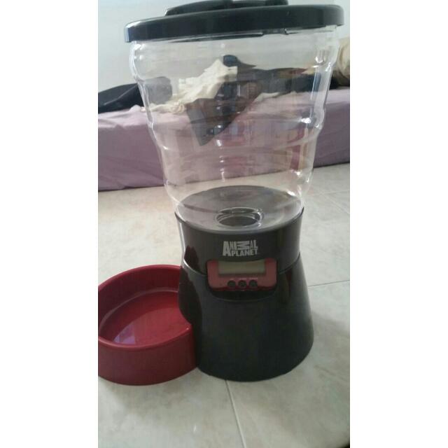 ANIMAL PLANET Electronic Pet Feeder