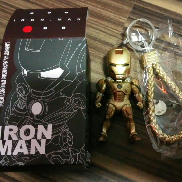 Iron man keychain with light hotsell