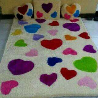 Karpet Bulu Halus..pinggir Relsleting.. Busa Super,cilicon,bantal 2+1kesed.
