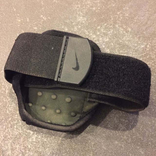 Nike Armband, Sports Equipment, Sports & Games, Water Sports on Carousell