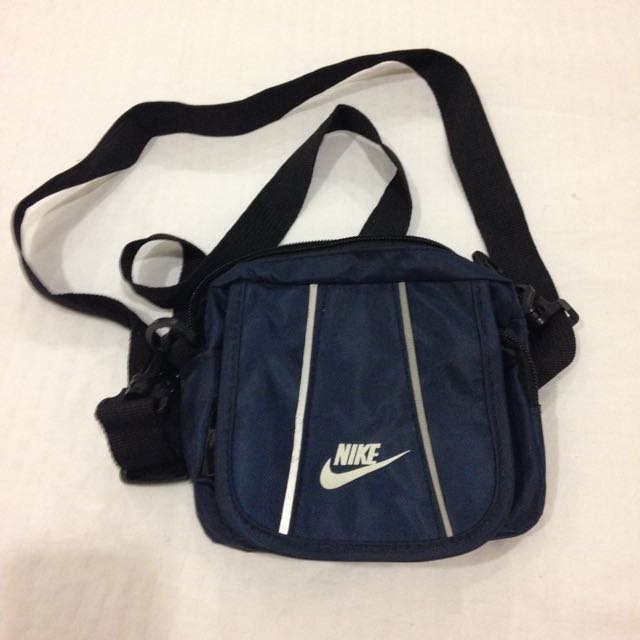 nike small pouch bag