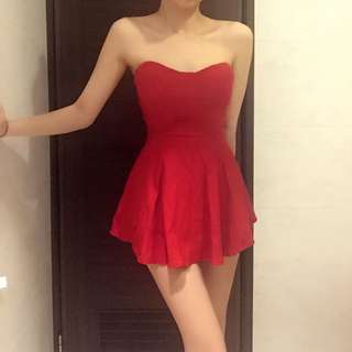 暗紅色小洋裝