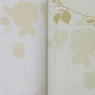 Wallpaper - Big Swirly Floral Pattern