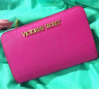 Looking 4 Desperately : Victoria Secret Luxe Mini Snap Wallet 2015 (Roughly The Size Of Iphone 6)