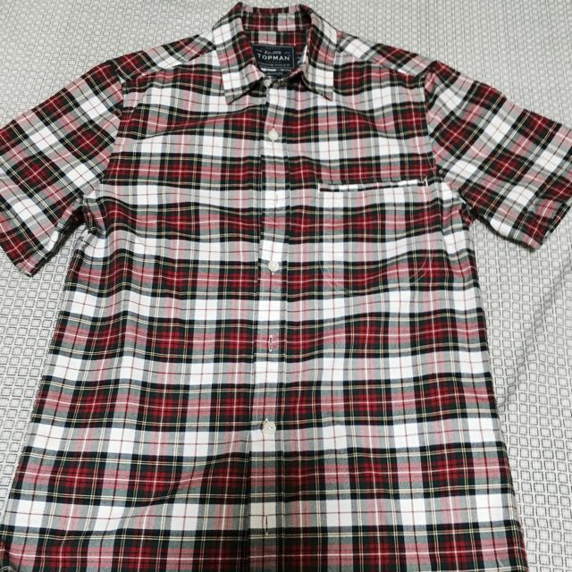 Buttoned Shirts (Category: Tshirts & Polo Shirts) located in Singapore. Submitted by tedm94 (Listing ID 33596044, Image 3). Description: .