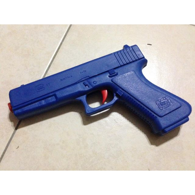 Glock 17 Replica (Blue) (Able to shoot), Hobbies & Toys, Toys ...