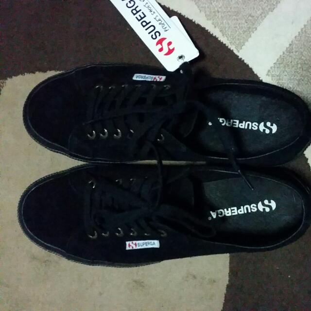 superga total black