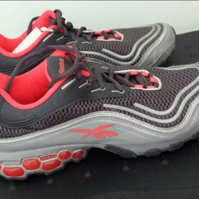 Brand New Reebok Hexride BN w o Box Sports Equipment Bicycles