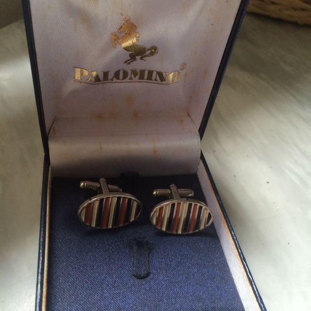 Cuffinks (Category: Cuff Links) located in Singapore. Submitted by jlohys (Listing ID 33780809, Image 2). Description: .