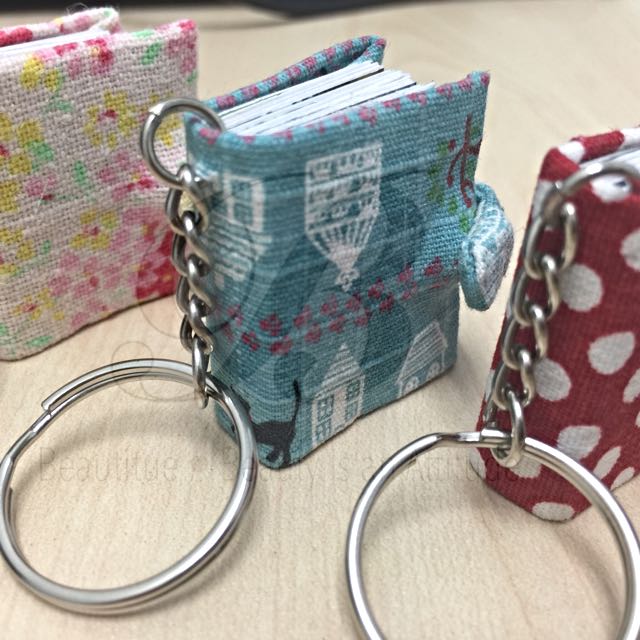 ⭐️ Customized Handmade Mini Photo Album Keychain Gift