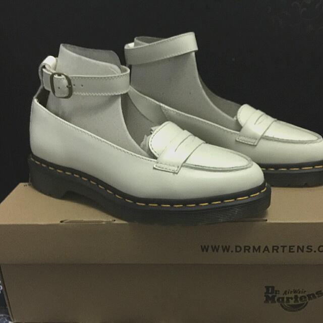 dr martens leonie