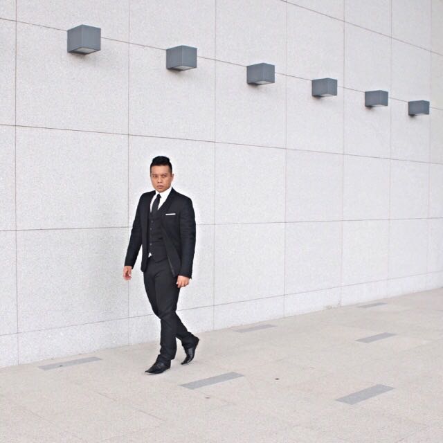H M 3 Piece Suit Men s Fashion Bottoms Sleep and Loungewear on