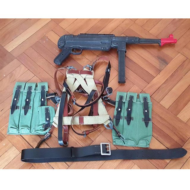 Deluxe Deutsche Deal Toy Gun Mp40 And Equipment Bundle Toys Games On Carousell The mp 40 (maschinenpistole 40) is a submachine gun chambered for the 9×19mm parabellum cartridge. deluxe deutsche deal toy gun mp40 and equipment bundle
