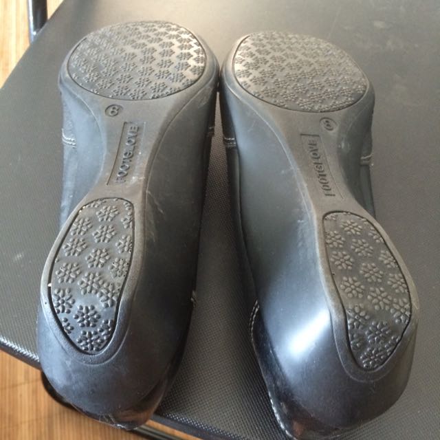 Footglove wider fit hotsell