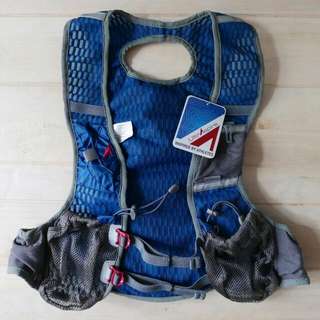 BNWT Ultraspire Alpha Hydration Vest (Comes With 2L Hydration Bladder)
