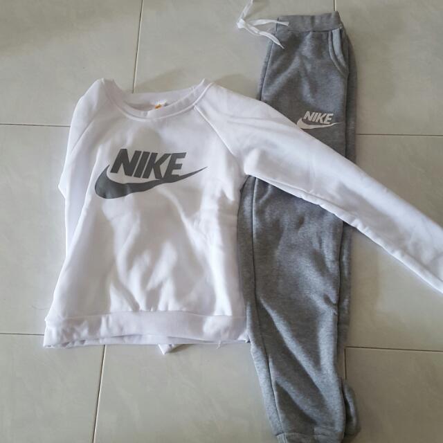 nike womens jogger set