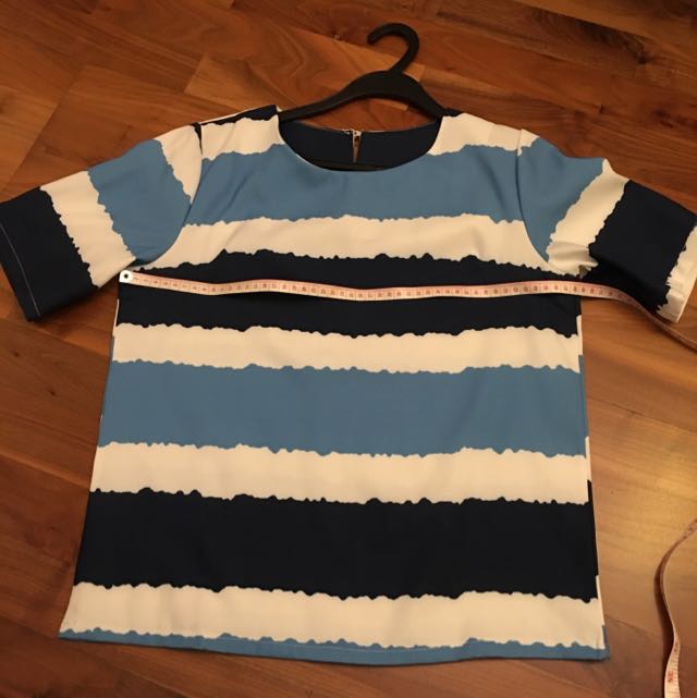 BN Top (Category: Sleeveless) located in Singapore. Submitted by chipmunk_s (Listing ID 34548430, Image 2). Description: .