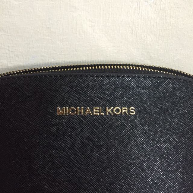 Cindy large saffiano best sale leather crossbody black