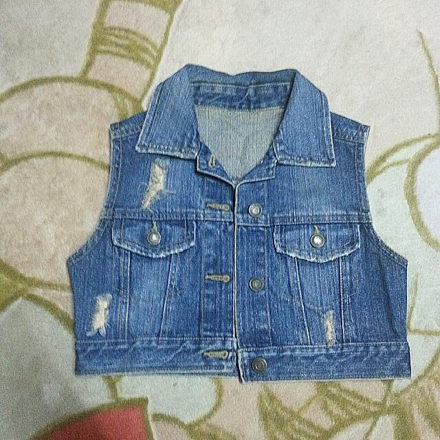Cropped Denim Vest, Women's Fashion, Coats, Jackets and Outerwear on ...