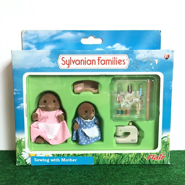 sylvanian families sewing with mother