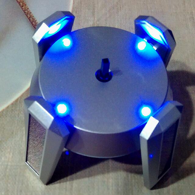 Solar display stand, Furniture & Home Living, Kitchenware & Tableware ...