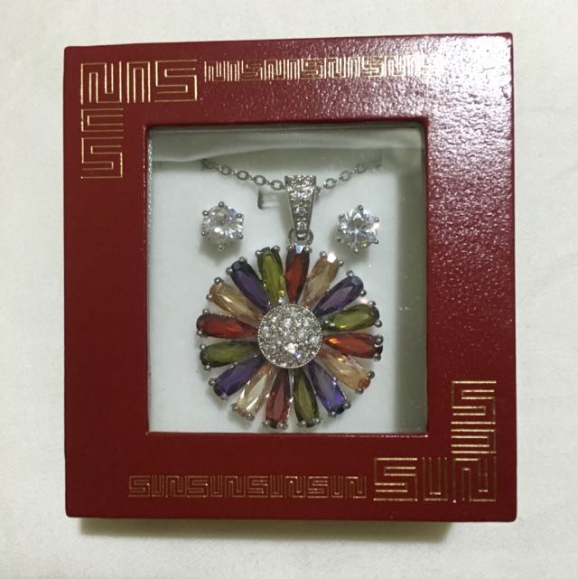 Sun Jewelry Colorful Daisy Necklace Earrings Set Women s