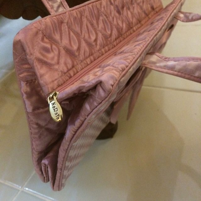 NARAYA RECTANGULAR BAG ( NEW) (Category: Purses & Pouches) located in Pulau Langkawi. Submitted by glamify22 (Listing ID 34933451, Image 3). Description: .