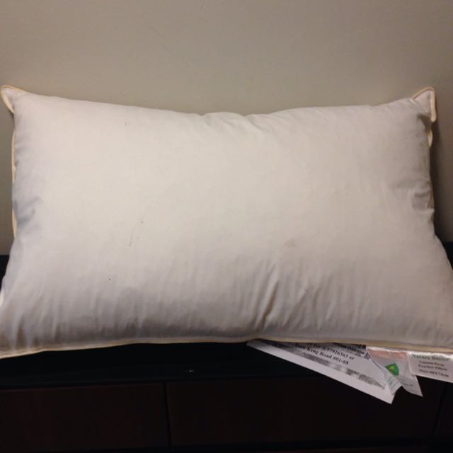 Natural Basic Ultimate Firm Feather Pillow Used Furniture On