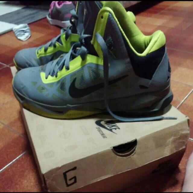 nike zoom hyperchaos size 8.5 us Women s Fashion Footwear