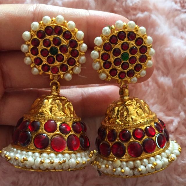 Gold earrings south indian style discount