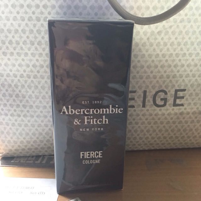 降 全新香港購買a F香水 運動休閒在旋轉拍賣