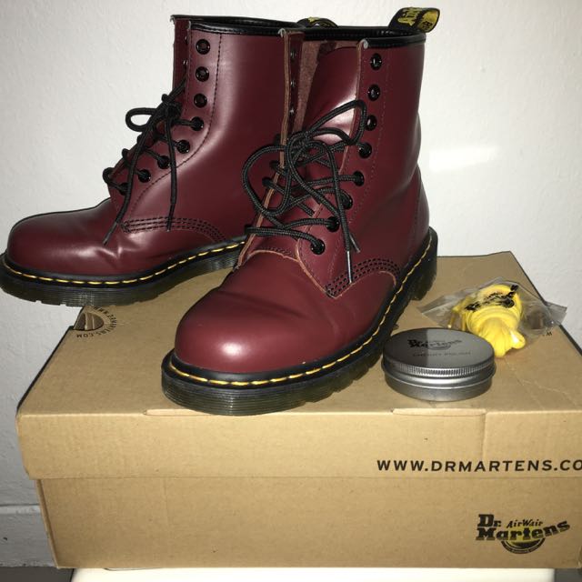 dr martens vintage 1460 cherry red
