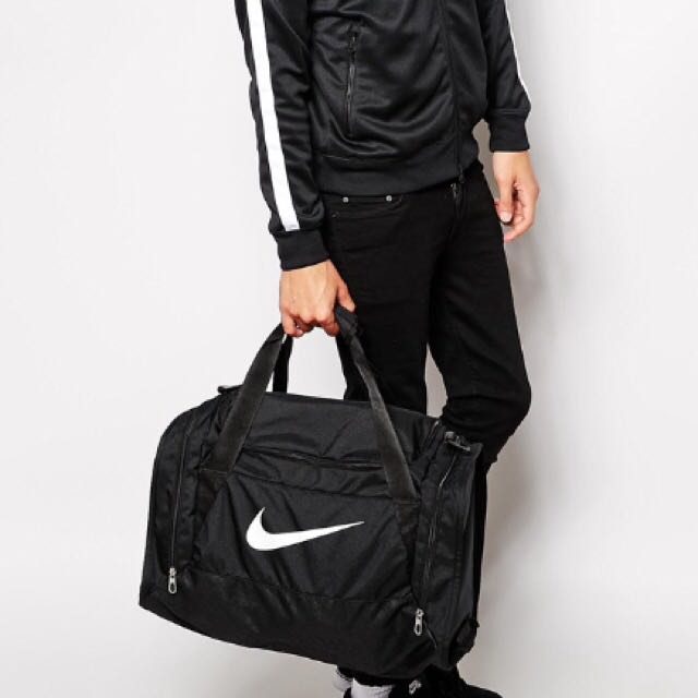 small nike duffle