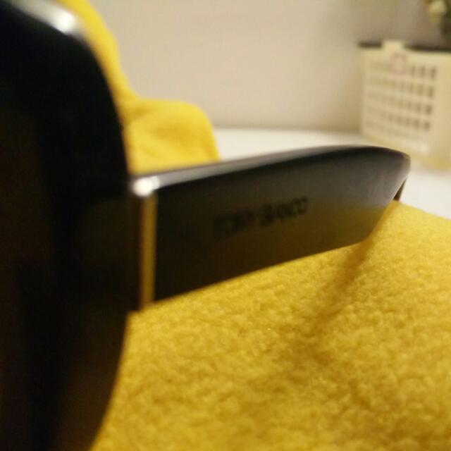 Tony Bianco Sunnies (Category: Women's Fashion) located in Melbourne. Submitted by angelmich17 (Listing ID 35433931, Image 1). Description: .
