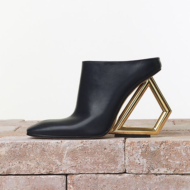 Celine discount triangle heel