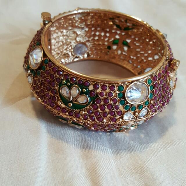 Multi Colored Bangle (NeW) (Category: Bracelets) located in Singapore. Submitted by nevaehheaven (Listing ID 35501430, Image 2). Description: Multi colored bangle. Super funky.