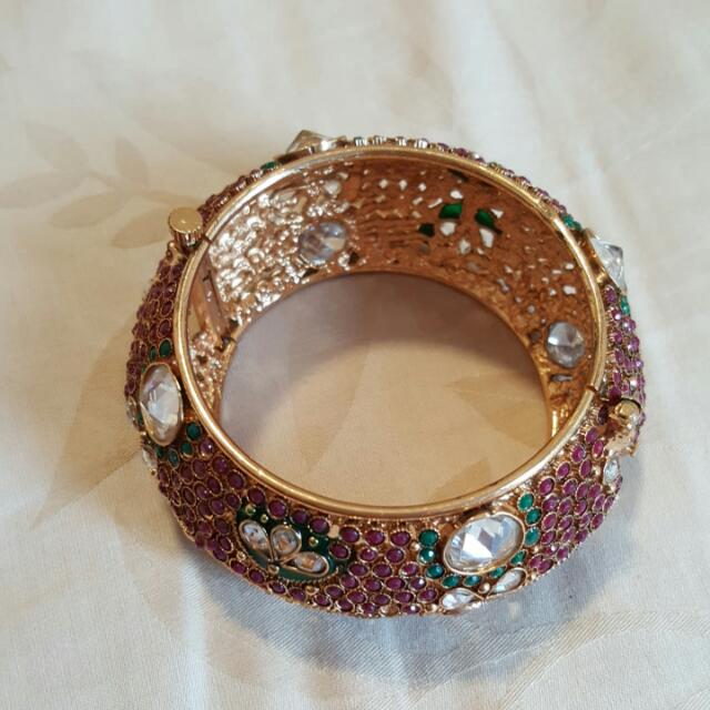 Multi Colored Bangle (NeW) (Category: Bracelets) located in Singapore. Submitted by nevaehheaven (Listing ID 35501430, Image 3). Description: Multi colored bangle. Super funky.