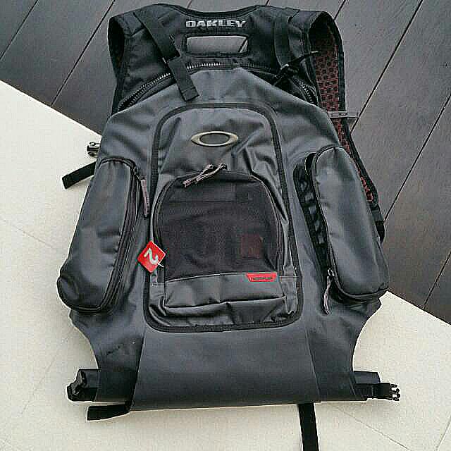 Oakley hydrofuse best sale backpack