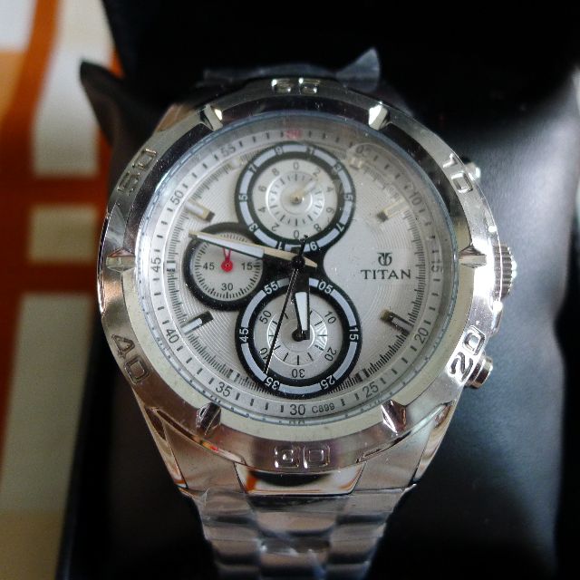 Titan Chronograph 9308Sm01 Gents Watch brand new Furniture