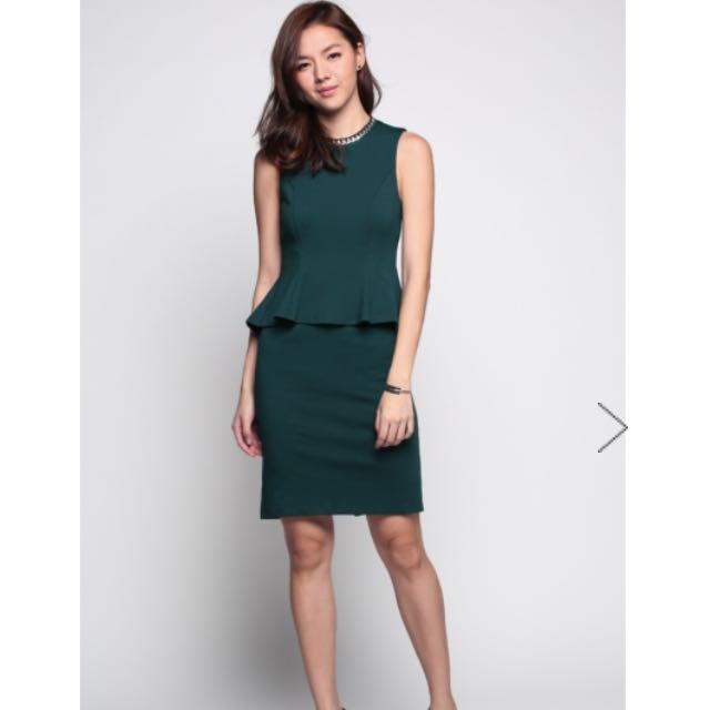 backless strap dress