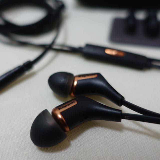 Ear Headphone Klipsch R6i Review Klipsch R6 Ii In Ear Headphone
