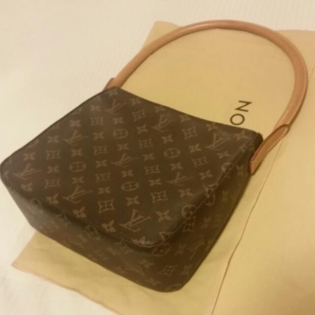 Louis Vuitton Square Handbag (Monogram)