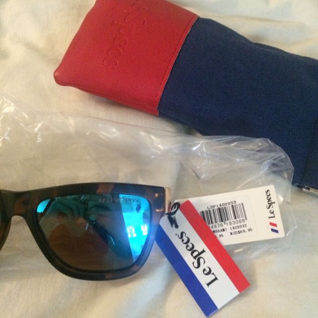 Le specs whaam sunglasses outlet