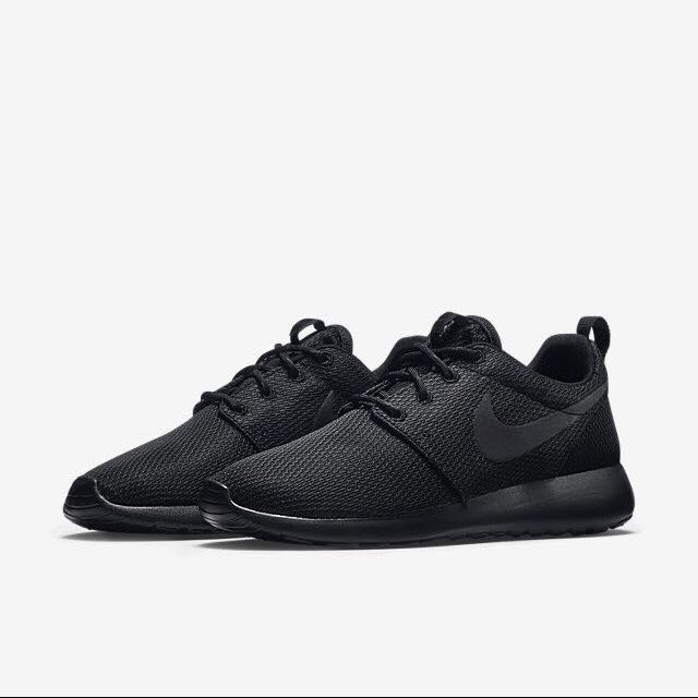 nike roshe full black