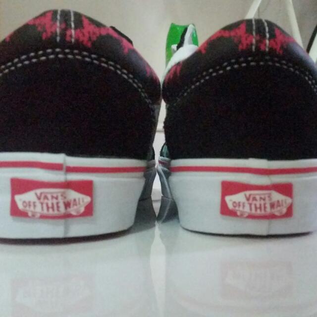 Maroon rainbow clearance vans