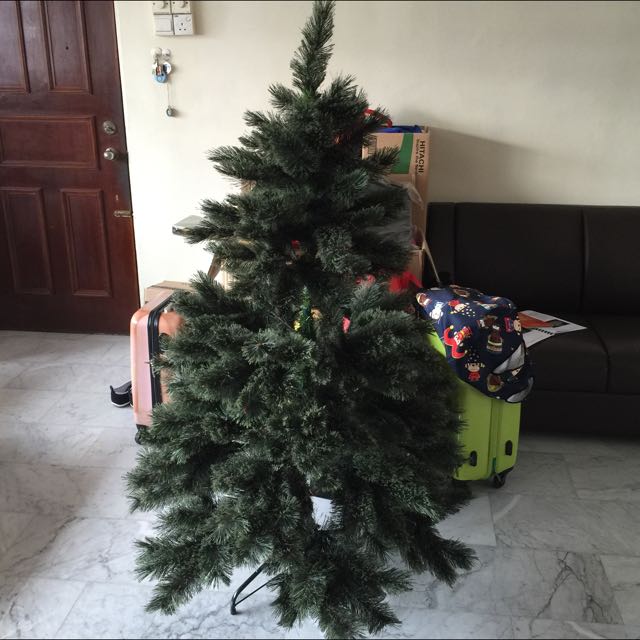 Bnib 2015 Takashimaya Christmas Tree 154cm Height 5 Feet Furniture On Carousell The cm to feet and inches conversion calculator is used to convert centimeters to feet and inches.