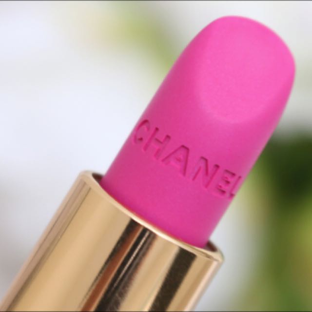 Chanel La Diva 44 Rouge Allure Velvet Lip Color Review Photos Swatches