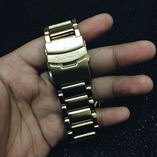 NIXON SKU A360 502 00 UNIT SS 44 .5MM GOLD